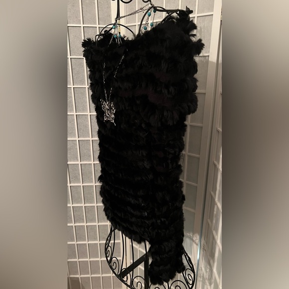 BCBG Rabbit Fur Off-Shoulder Top Black NWT - Picture 3 of 9